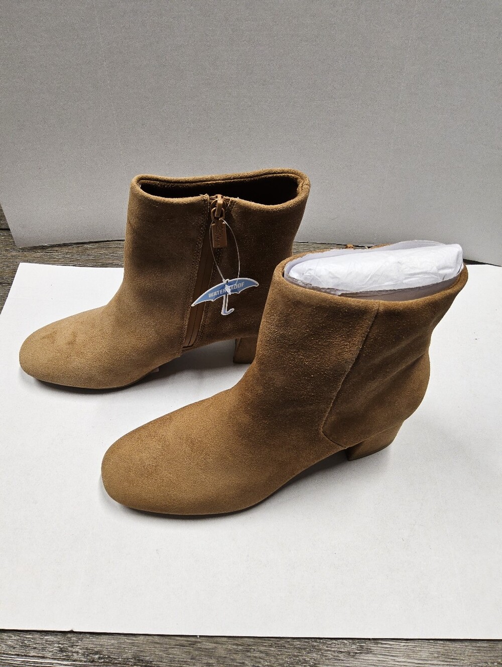 Aqua College Size 8M Women's Suede Ankle Boots in Tan